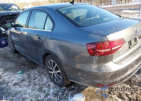 2017 Volkswagen Jetta 1.4T Se z USA, uszkodzony, nr VIN 3VWDB7AJ0HM315902